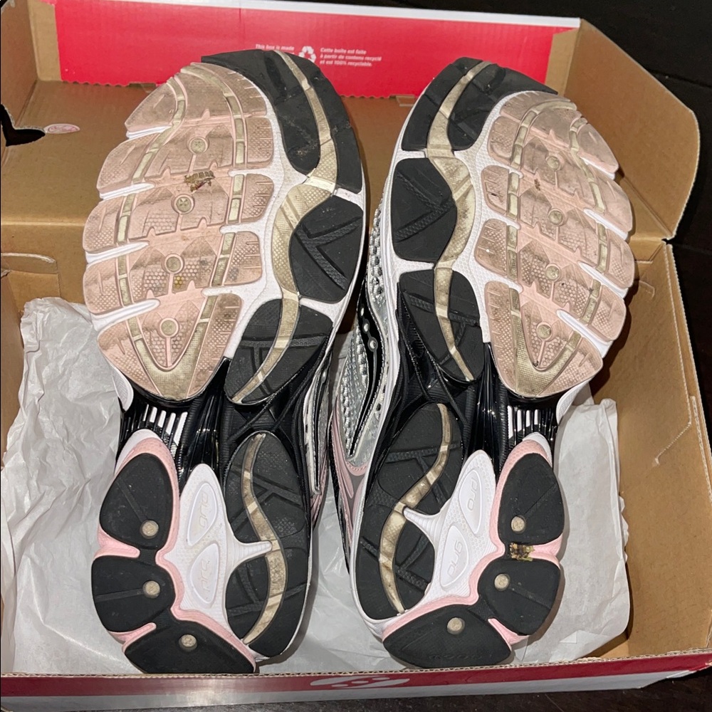 Used Women’s Saucony Progrid Omni 9. Size 7 - Picture 5 of 8